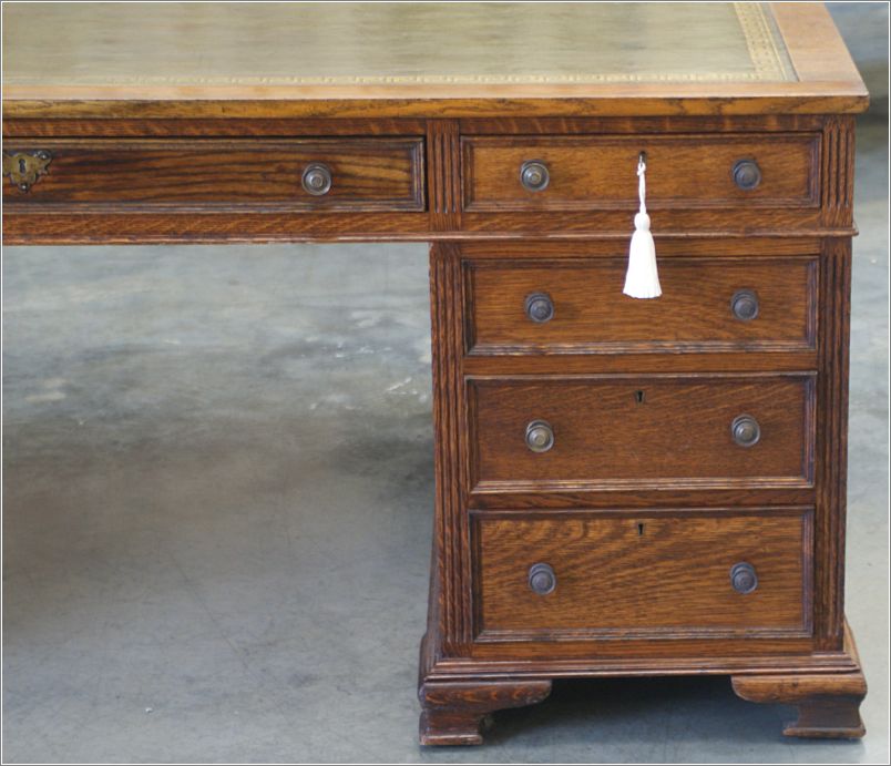 1021 Large Antique Oak Partners Desk Maple & Co (6)